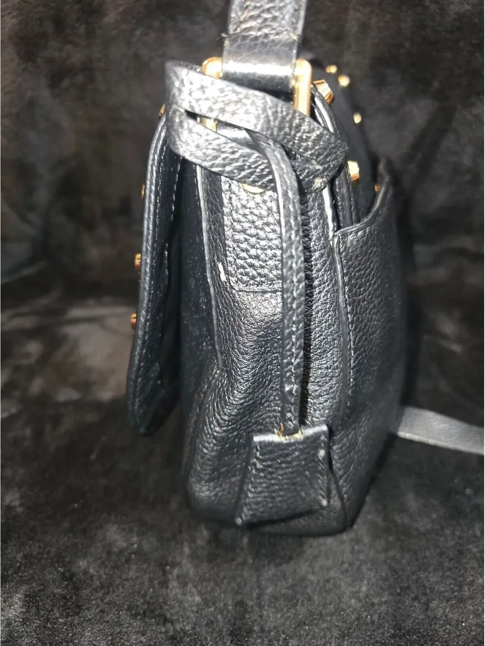 118. Michael Kors Hamilton Messenger Bag